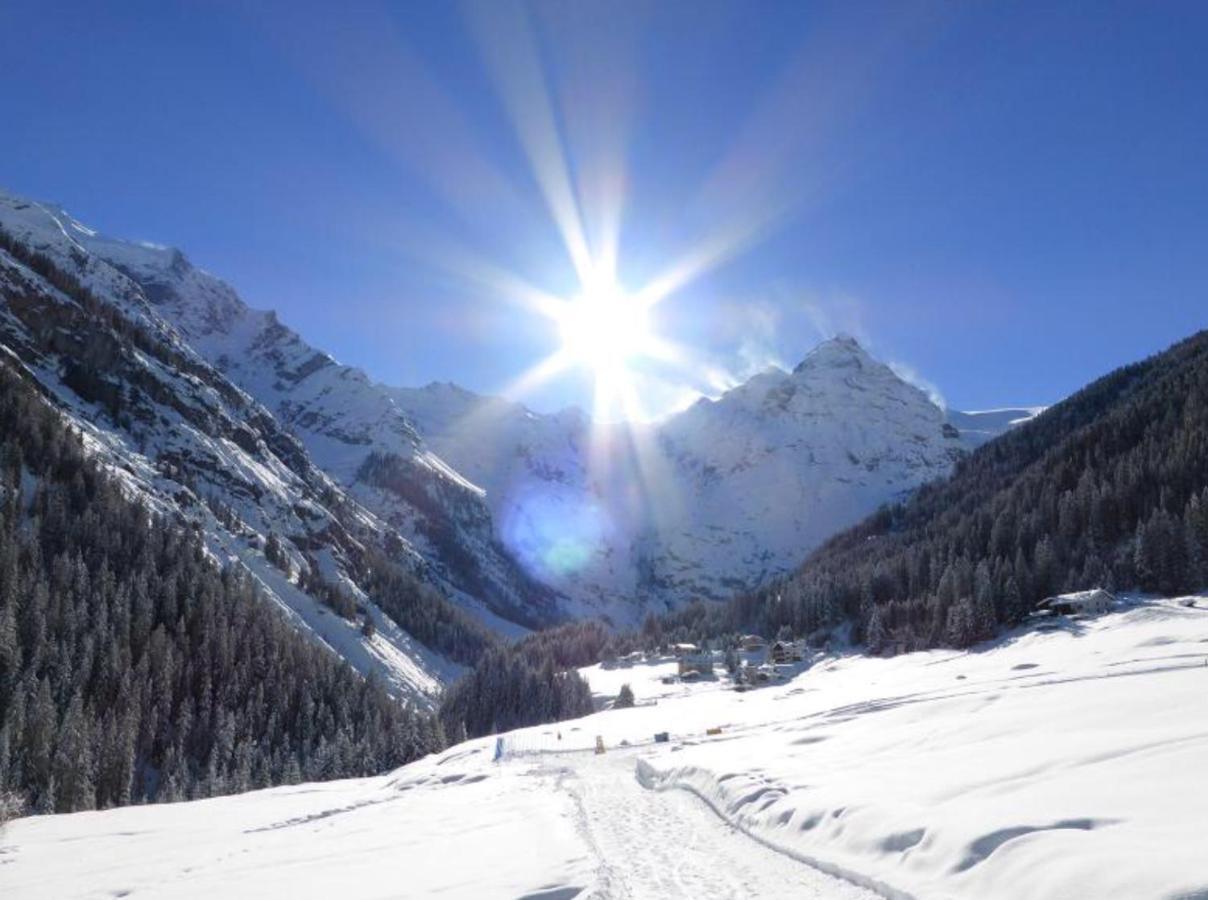 Stilfser Haeuschen Mit Blick Auf Koenig Ortler Villa ภายนอก รูปภาพ